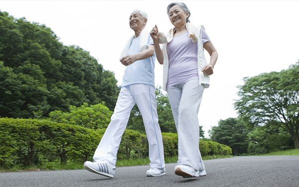 微信“晒步数”成风 小心你的膝盖