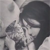 黑白女生个性微信头像  那种不可言喻的伤悲