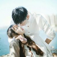 微信情侣头像 原来我在你心里 是这么的微不足道