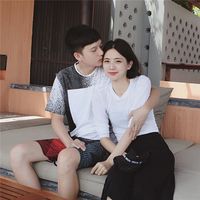 微信情侣头像 “后来熬夜成瘾 也习惯了没人关心”