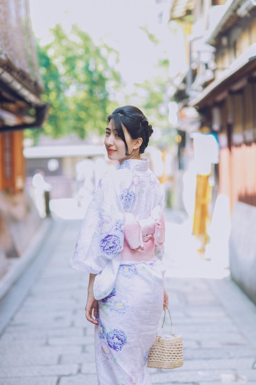 女生手机壁纸小清新 姿色诱人的美人