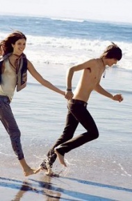 甜美恩爱的欧美情侣大图 爱上你第一个夏天我就像给你整个世界