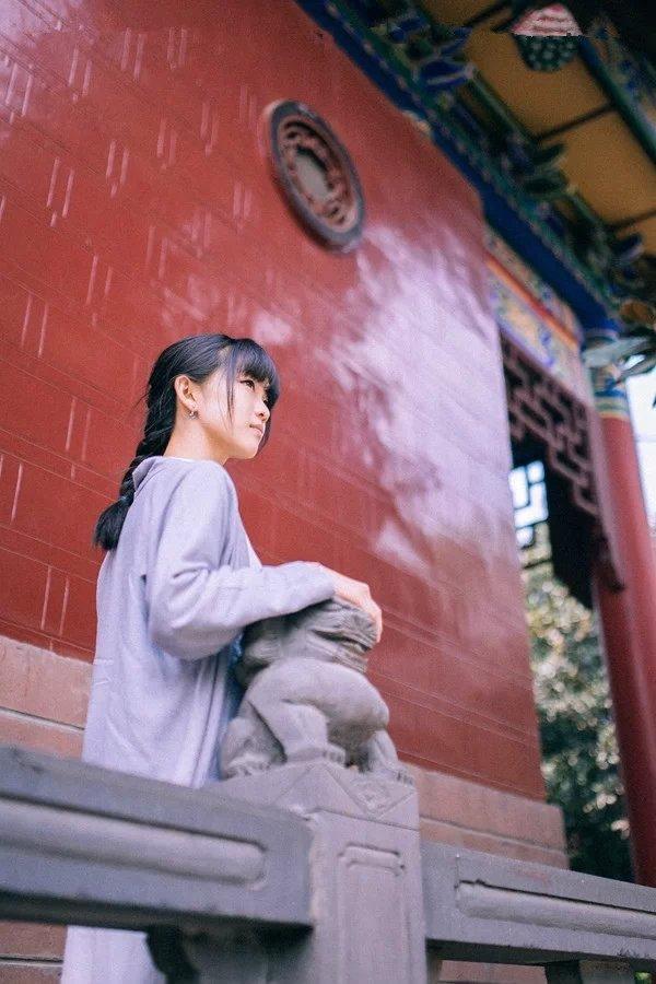 小忧伤复古意境长头发女生图片 离开你是对是错，全凭时光来言说