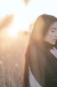 淡淡的忧伤意境女图素材 成串的相思，像是永不枯竭的光影