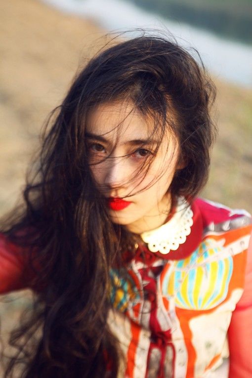 高傲的非主流欧美女生大图 放开了她的手，陪她寻找幸福