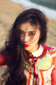 高傲的非主流欧美女生大图 放开了她的手，陪她寻找幸福