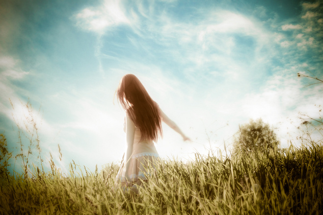 唯美意境优雅女生美图 爱不了想爱之人，生命就此走入崎岖和泥泞