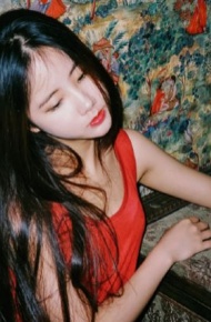 忧伤女子个性意境图片大图 有爱的岁月，是春的花颜，是夏的灿烂