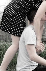 秀恩爱的个性欧美情侣图片 再深的记忆也有淡忘的一天