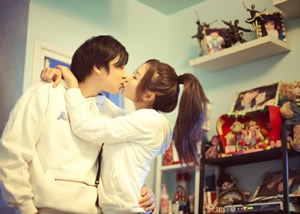 青春印记的非主流空间情侣图片_你眼眸里的温柔我多渴望拥有