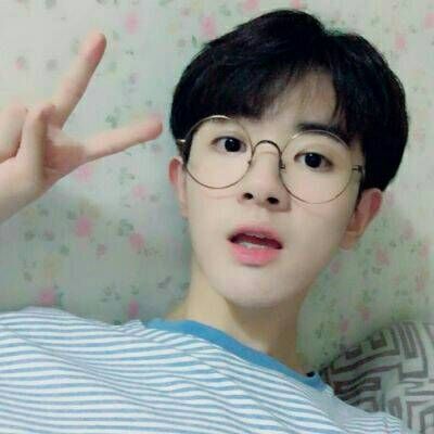 阳光大男孩微信头像