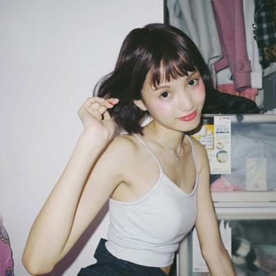 微信唯美好看短发女生头像