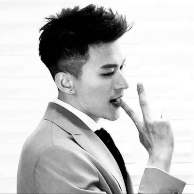 2018微信最新个性帅气男生头像合集下载