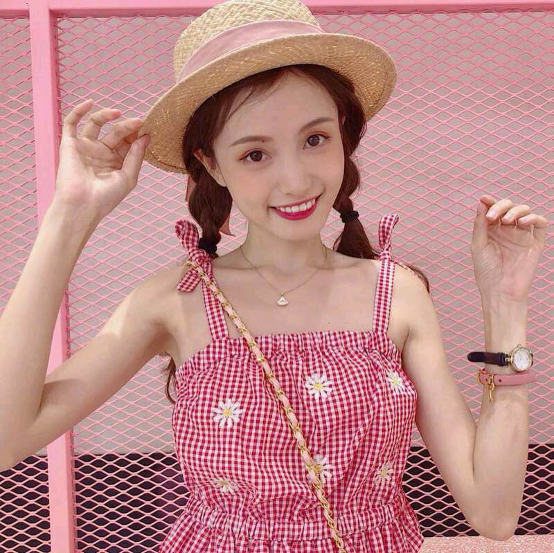 微信粉嫩气质时尚女头