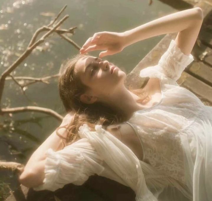 微信气质好看高颜值女头