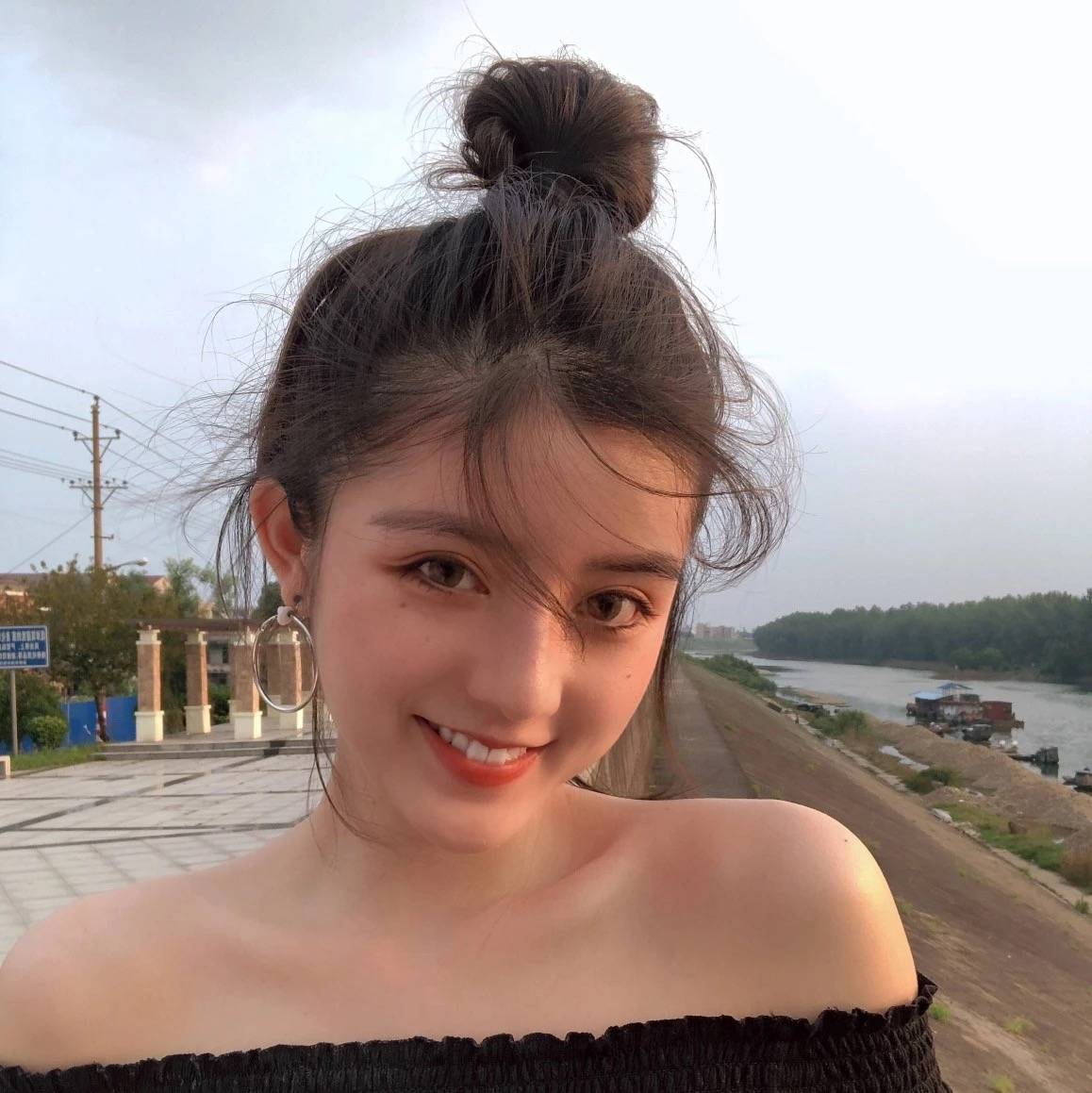 微信冷酷成熟长发女头