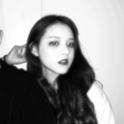 唯美黑白风格的微信情侣头像