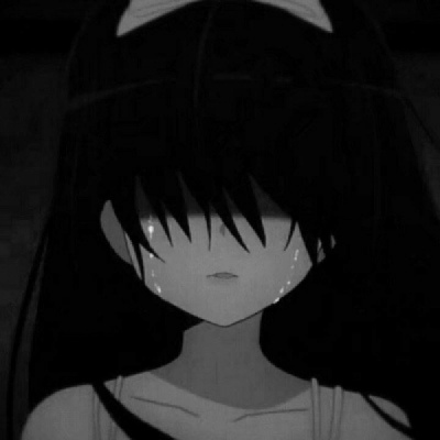 流泪伤感风格的微信动漫女生头像