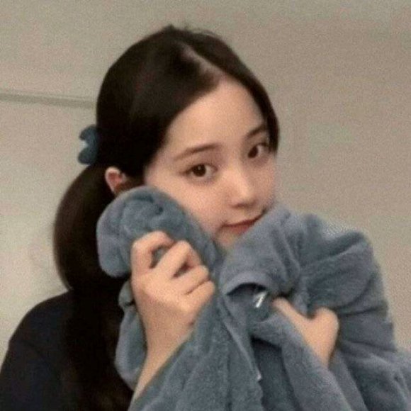 成熟冷酷搞怪微信女生头像