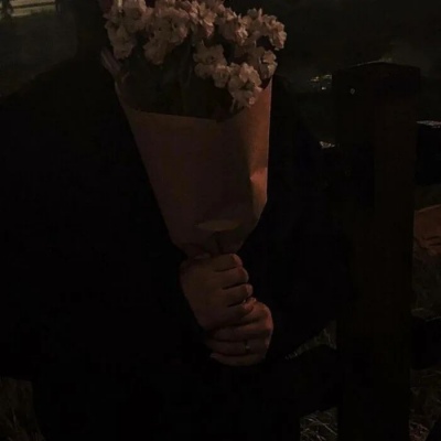 微信黑色治愈系背景图