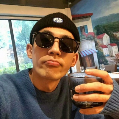 成熟伤感文艺范男生头像