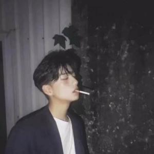 凄美忧伤孤独男女伤感微信头像