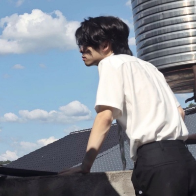 气质潮流耐看的帅气男生微信头像