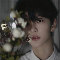 简单干净男生微信头像