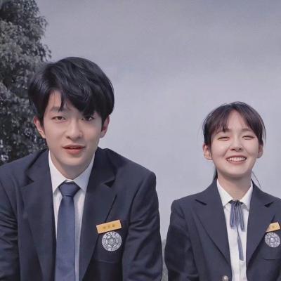 恩爱又很调皮的情侣头像