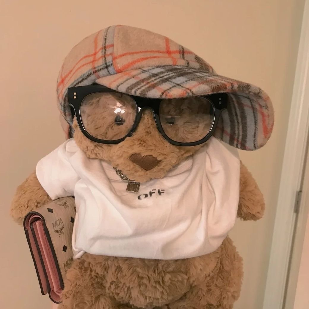 帅气穿搭巴塞罗熊微信头像