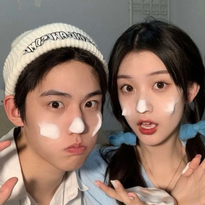 ins风秀恩爱又不失可爱的情侣头像