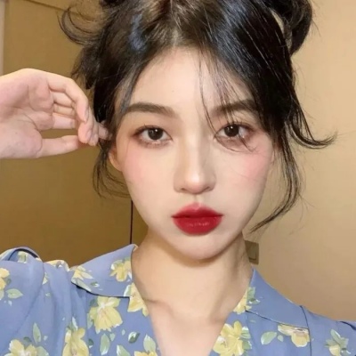 ins风高冷魅力惊艳女生微信头像