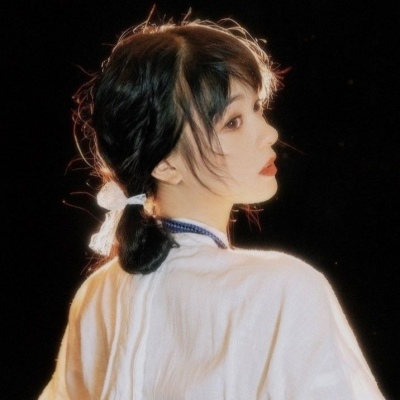 落入人间的天使女生绝美意境微信头像