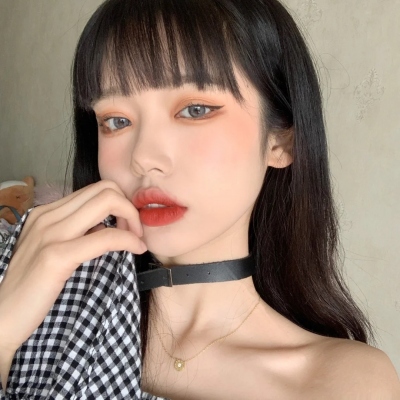 吸引人的妩媚性感女生微信头像