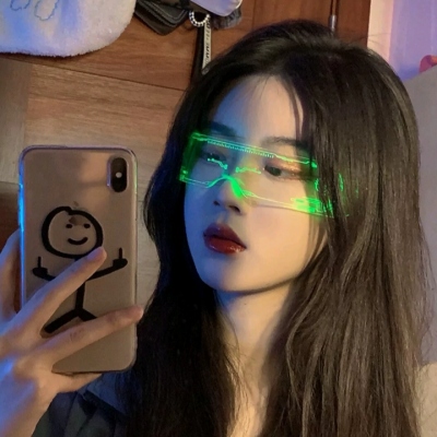 高冷御姐真人微信头像