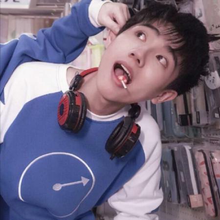 一半一张一左一右情侣微信头像