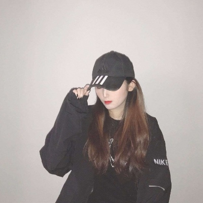 一对俊男美女的情侣微信头像