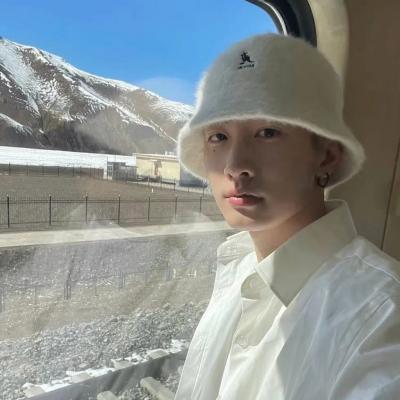 真人男头很飒又帅气