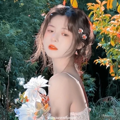 夏日清纯唯美的女生微信头像