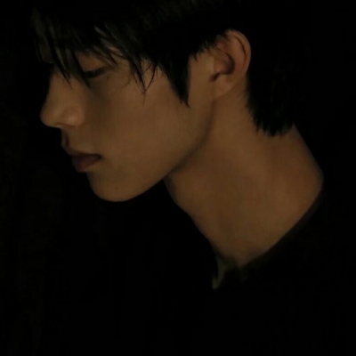 丧系忧郁颓废的男生微信头像