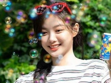 可以攻略虚拟女友的