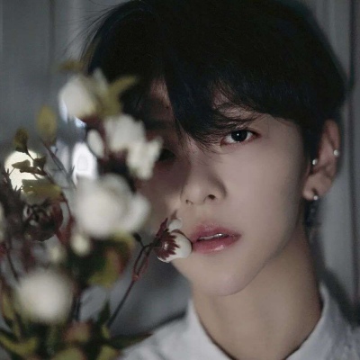 ins风超拽帅气男生微信头像