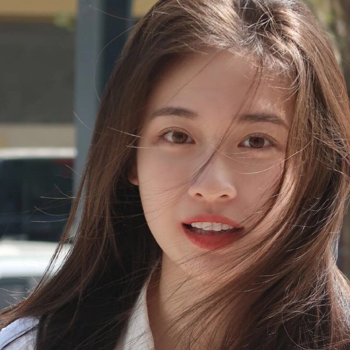 阳光开朗可爱的女生微信头像