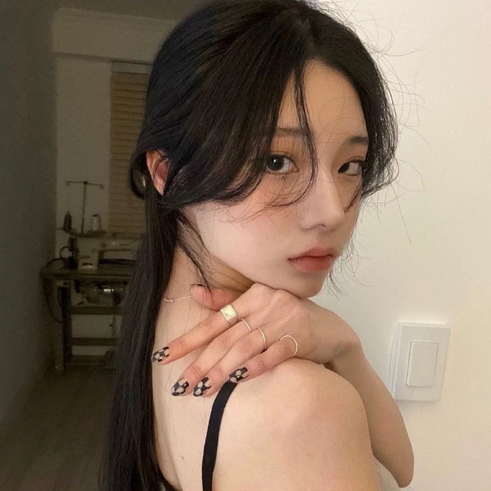 颜值超高的好看女生微信头像