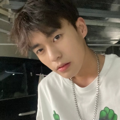 小众高冷的气质男生微信头像