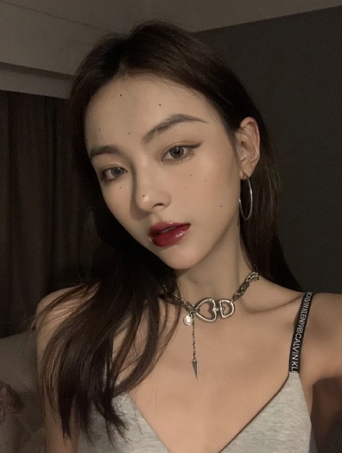 精选的超好看女生微信头像