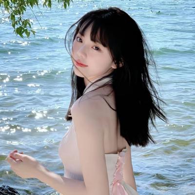 简单大方女生气质头像