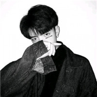 黑白冷酷男生微信头像