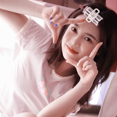 治愈系的干净唯美女生微信头像