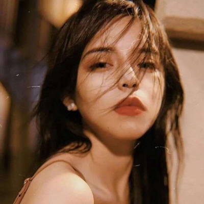 高调喜庆的精致高级欧美风微信头像